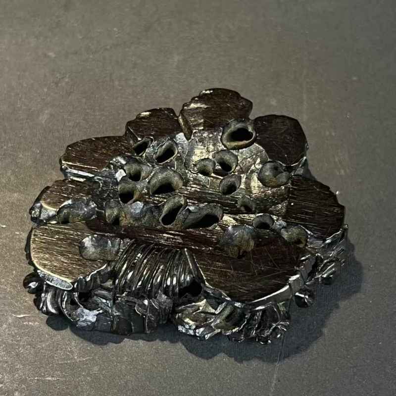明 白玉梅花纹笔洗 - 图9