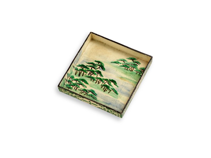 A set of ten enamelled stoneware dishes, Signed on the base Kenzan (Ogata Kenzan, 1663-1743), Kenzan ware, Kyoto, Edo period, 18th century | 尾形乾山　色絵絵替角皿　10各　江戸時代中期　18世紀前半 - 图6