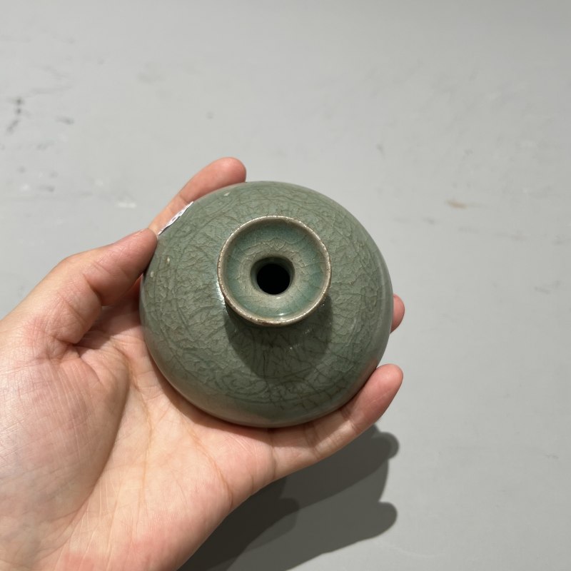 明代 高丽翡色青釉暗刻花卉纹油壶 - 图6