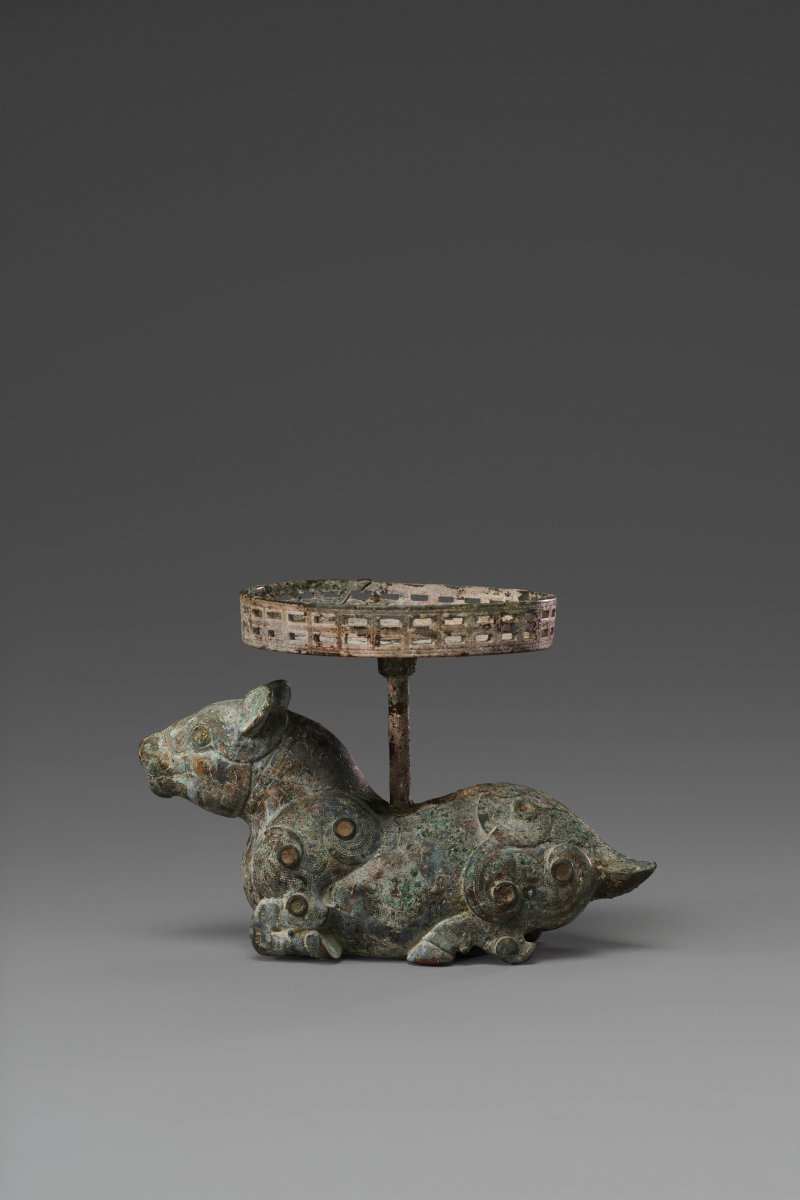 戰國 公元前五/四世紀 青銅獸燈  WARRING STATES PERIOD, 5TH-4TH CENTURY BC - 图2