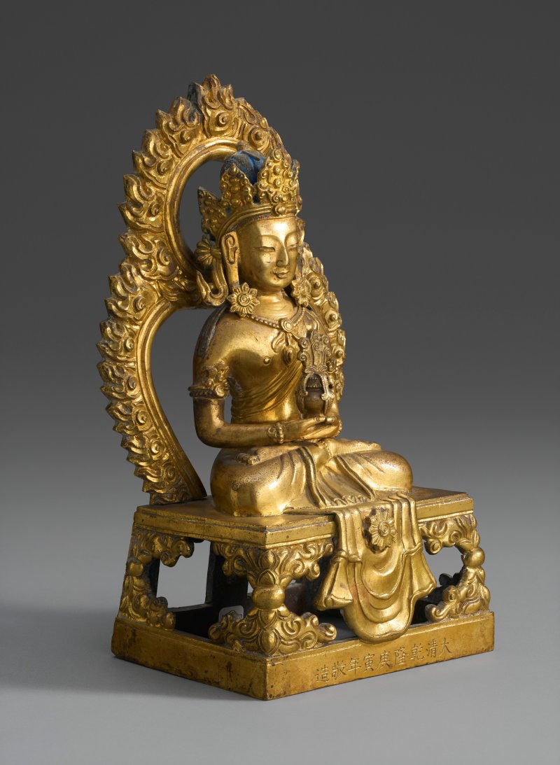 清乾隆庚寅年（1770年） 鎏金銅無量壽佛坐像  QIANLONG PERIOD, INCISED WITH CYCLICAL GENGYIN DATE, CORRESPONDING TO 1770, AND OF THE PERIOD - 图2
