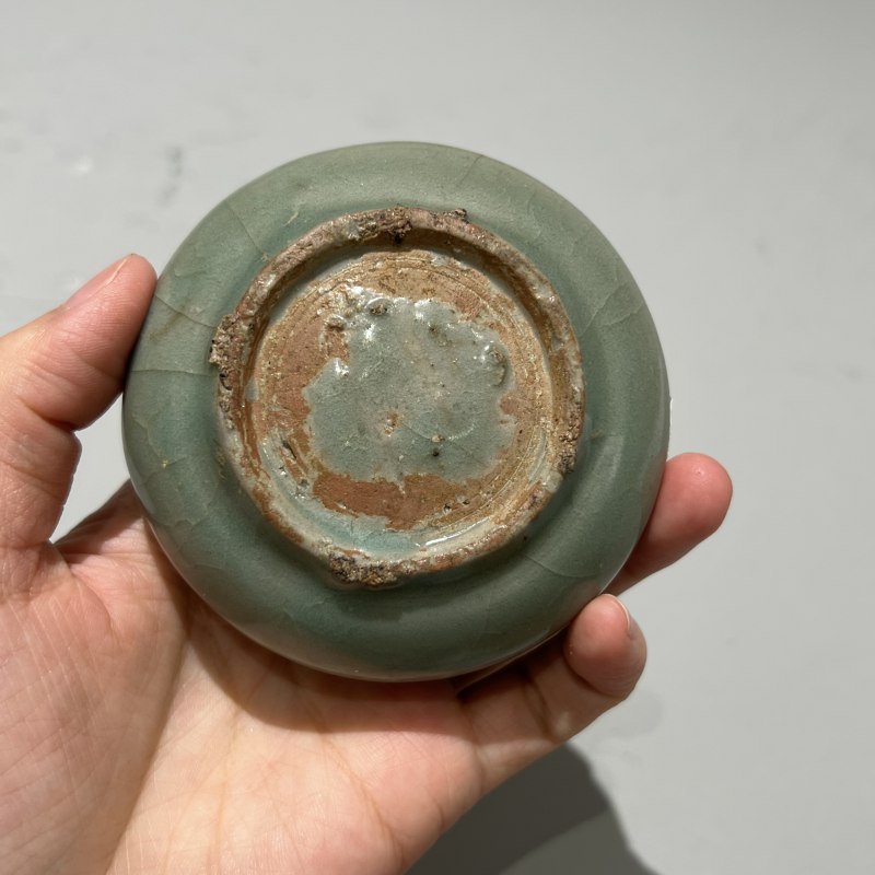 明代 高丽翡色青釉暗刻花卉纹油壶 - 图7