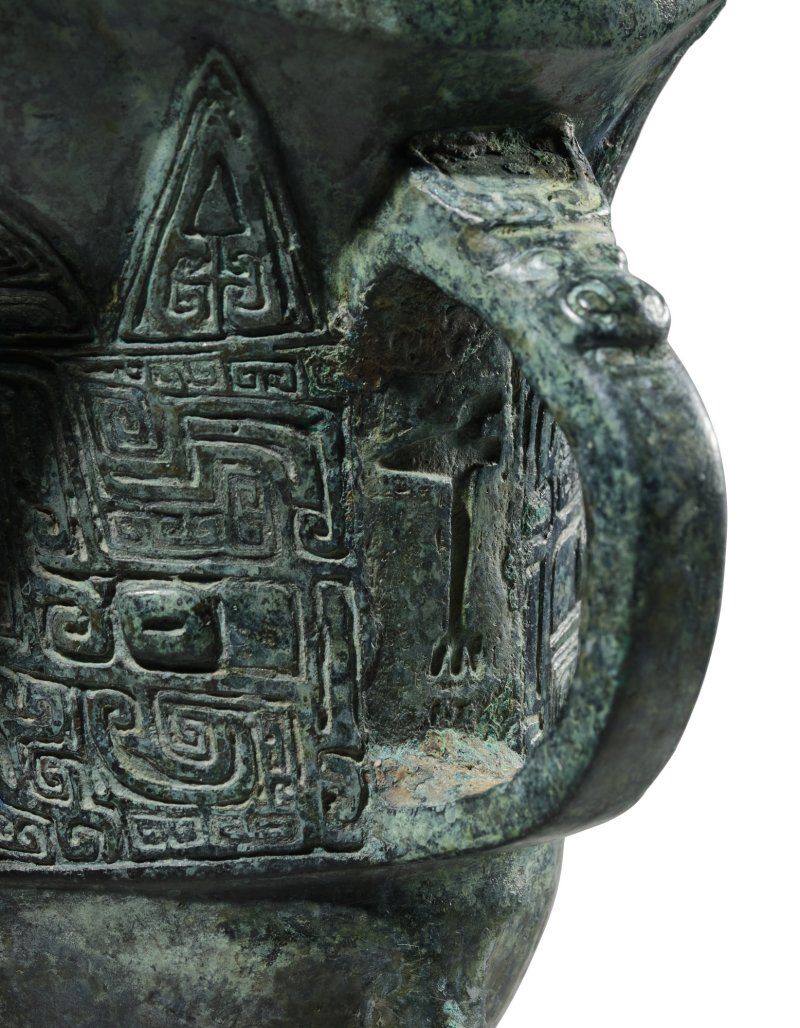 The Ge Jue, an inscribed archaic bronze ritual wine vessel, Late Shang dynasty | 商末　戈爵 - 图2