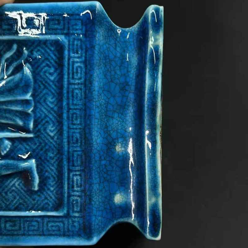 清 孔雀蓝釉模印八仙纹菱形瓶 - 图10