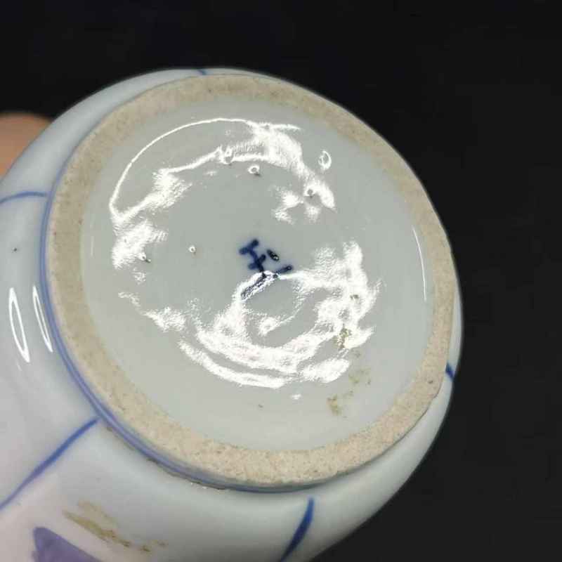 清康熙 青花开窗花神图瓶 - 图11