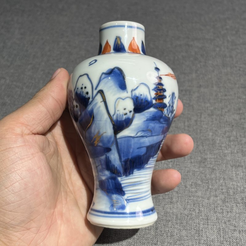 清康熙青花矾红风景梅瓶 - 图4