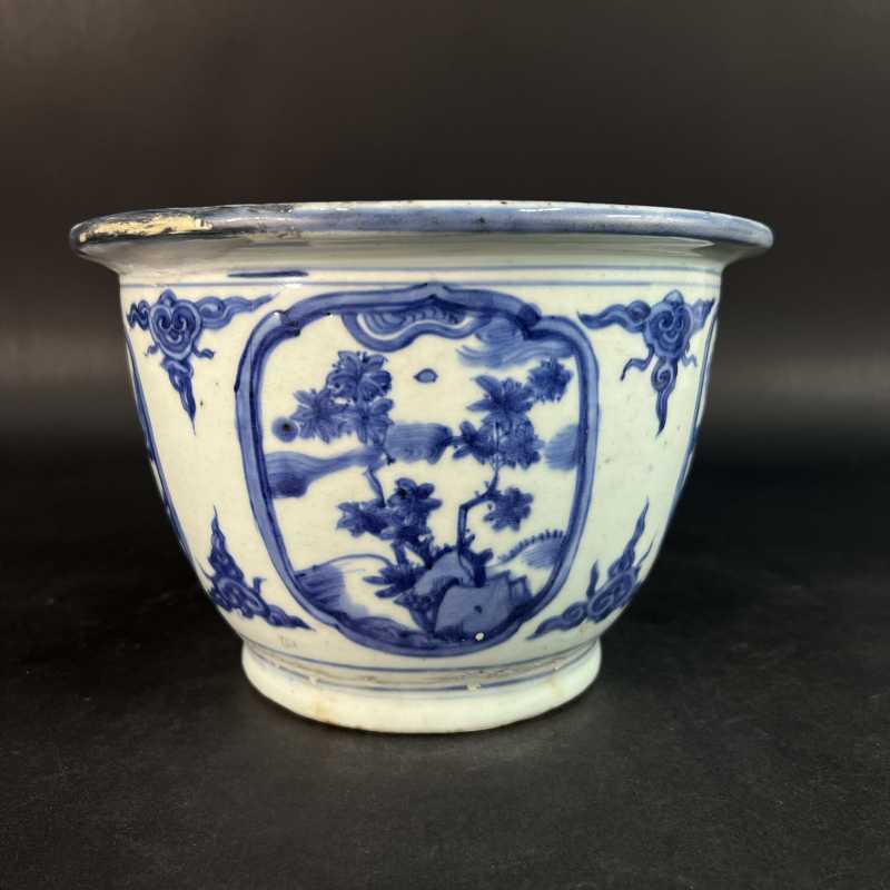 明万历 青花开窗洞石花卉纹花盆 - 图3