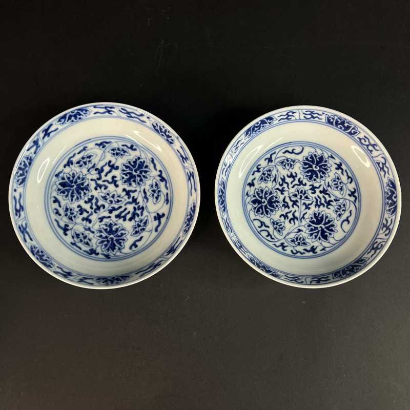 清光绪 青花缠枝莲纹盘一对 - 图1