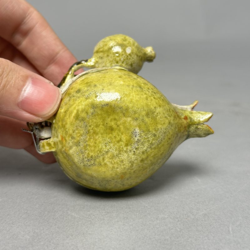 清晚期 素三彩石榴型香盒 - 图6