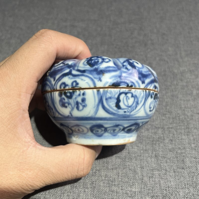 明青花花卉南瓜形盖盒 - 图4