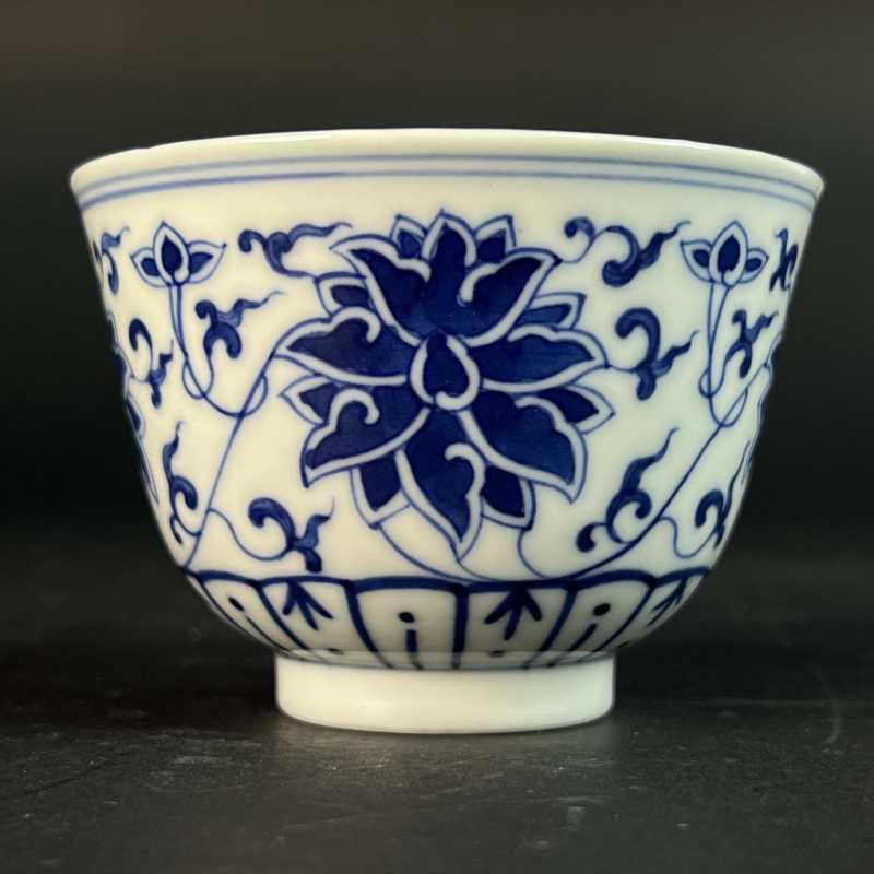 清光绪 青花缠枝莲纹茶园