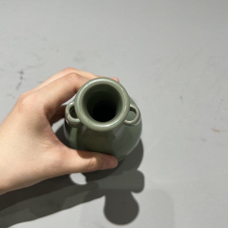 明代 龙泉窑梅子青釉贯耳瓶 - 图5