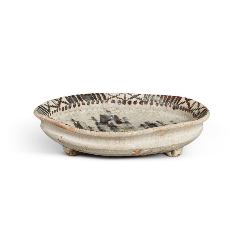 A stoneware dish, Shino type, Mino ware, Momoyama period, late 16th – early 17th century | 志野山水図鉢　美濃　桃山時代　16世紀末～17世紀初頭 - 图2