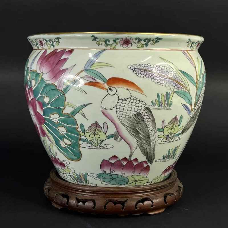 清 粉彩荷塘清趣纹缸 - 图1