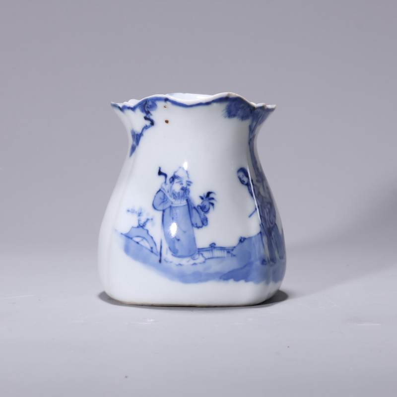 清代 青花人物纹公道杯 - 图2