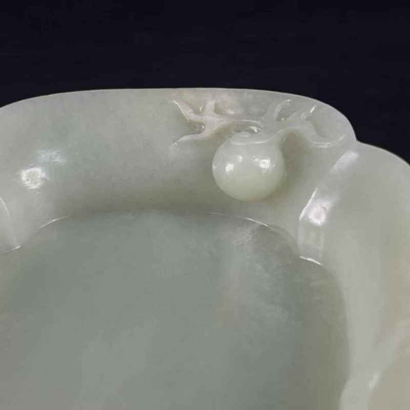 清早期 白玉龙纹海棠形笔洗 - 图4