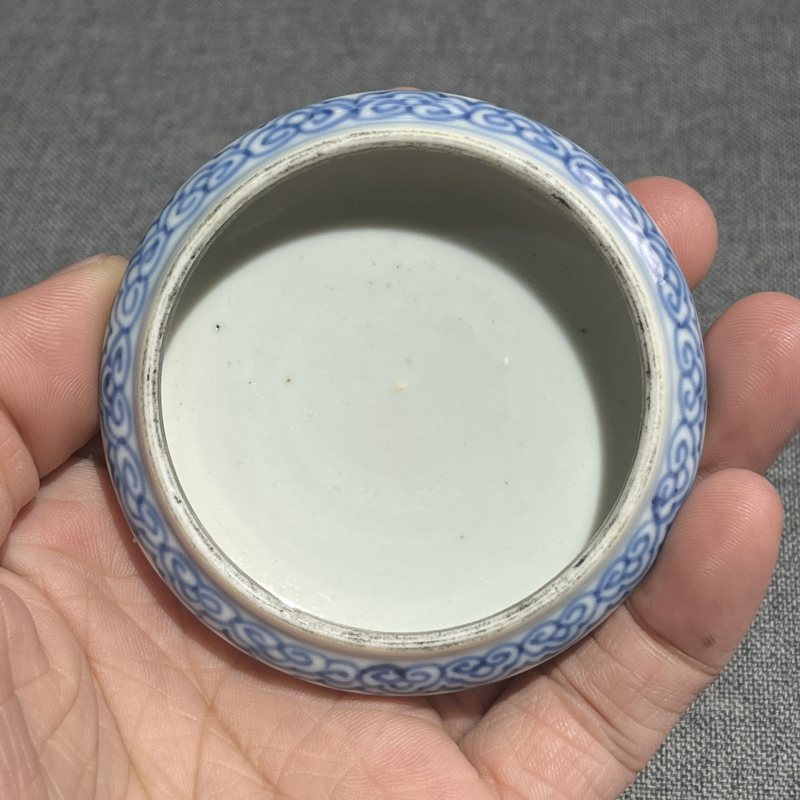 清青花花卉盖盒 - 图10