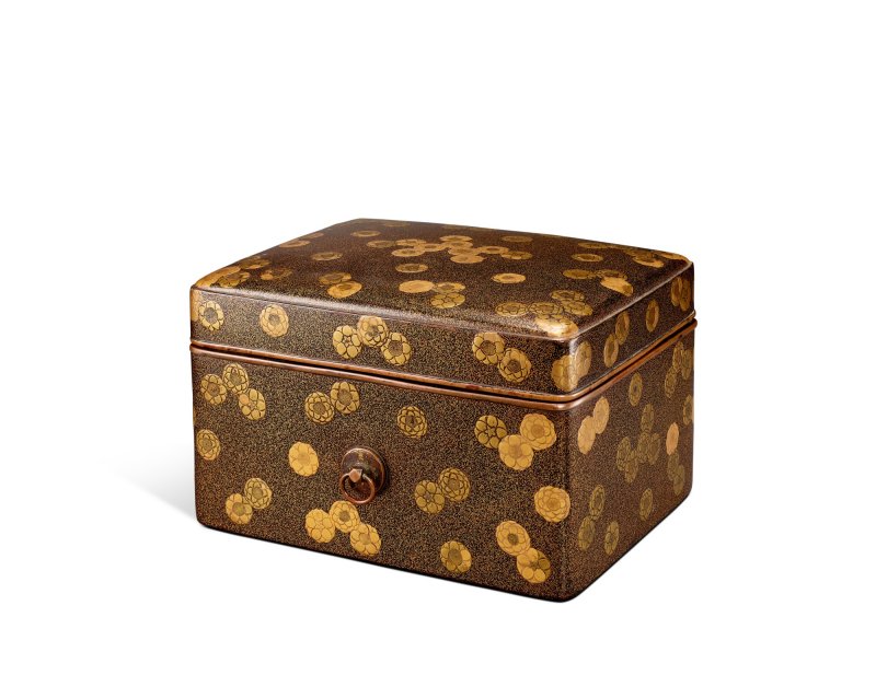 A lacquer tebako [box for personal accessories], Muromachi period, 16th century | 梅花散蒔絵手箱　室町時代　16世紀 - 图2