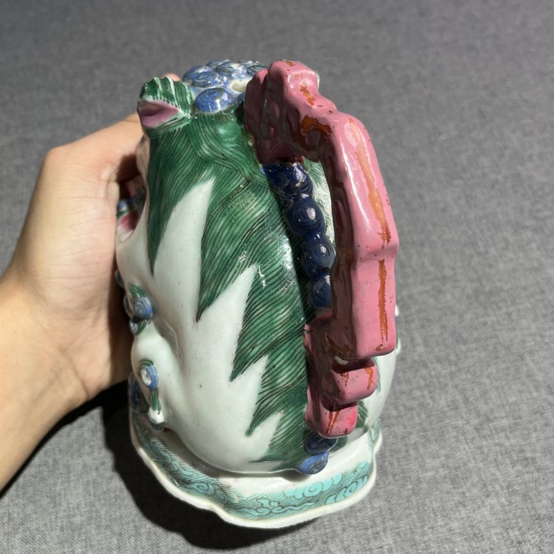 清雍正粉彩瑞兽执壶 - 图7