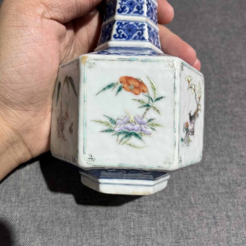 清晚期青花粉彩花鸟六方瓶 - 图5