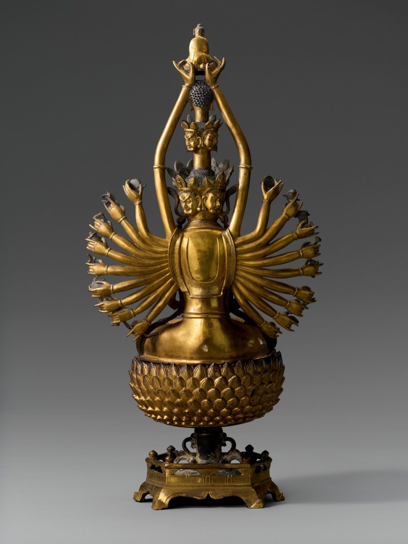 明 十六/十七世紀 鎏金銅七面二十四臂觀音菩薩  MING DYNASTY, 16TH-17TH CENTURY - 图2
