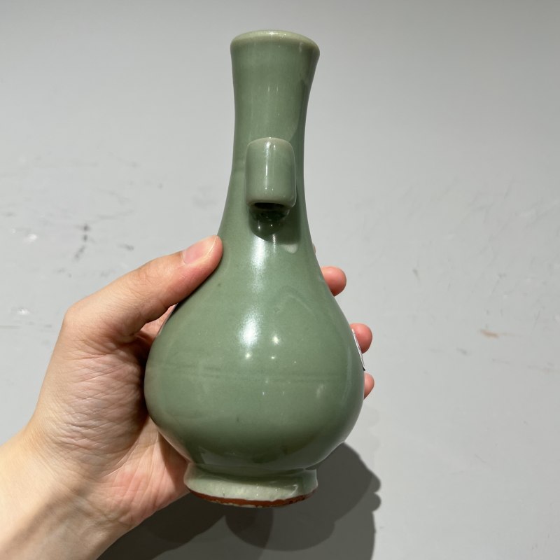 明代 龙泉窑梅子青釉贯耳瓶 - 图8
