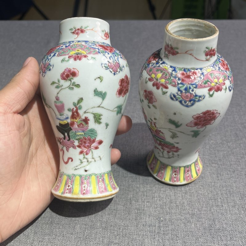 清雍正博古花卉梅瓶一对 - 图4