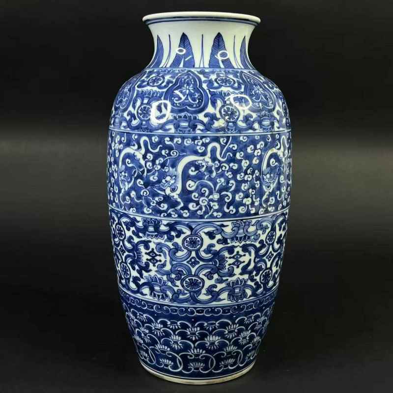 清康熙 青花龙穿花卉纹灯笼瓶 - 图3