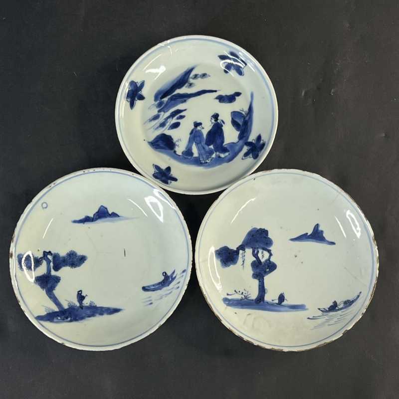 明天启 青花山水人物纹盘三只 - 图1