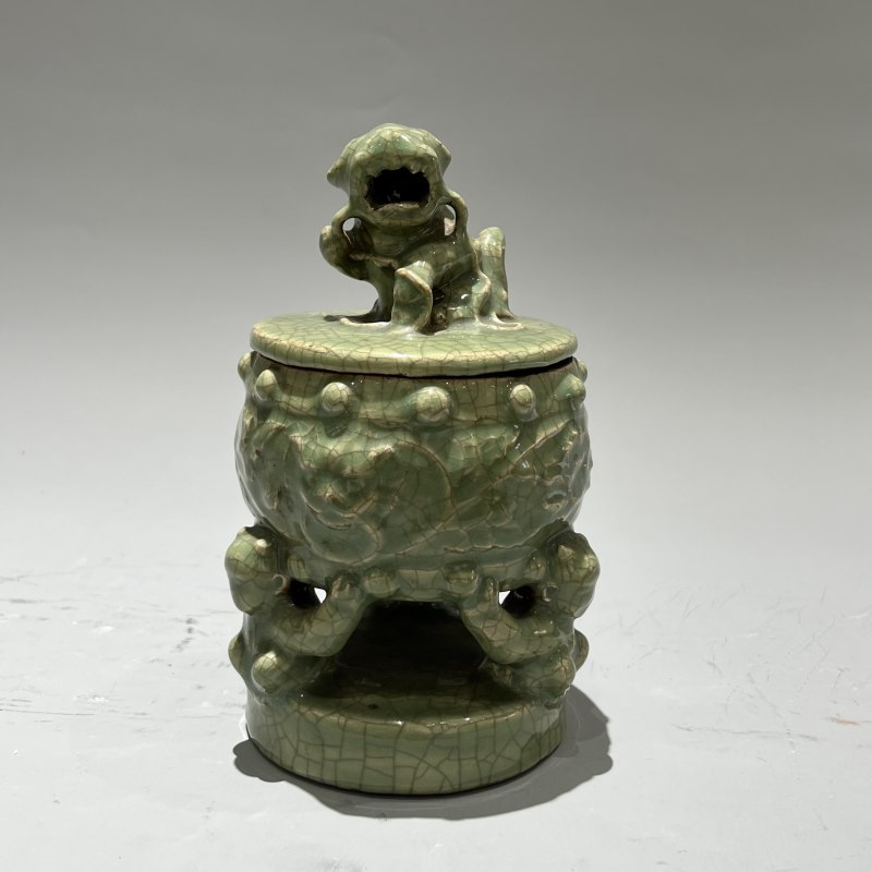 明代 青釉狮子香薰 - 图4