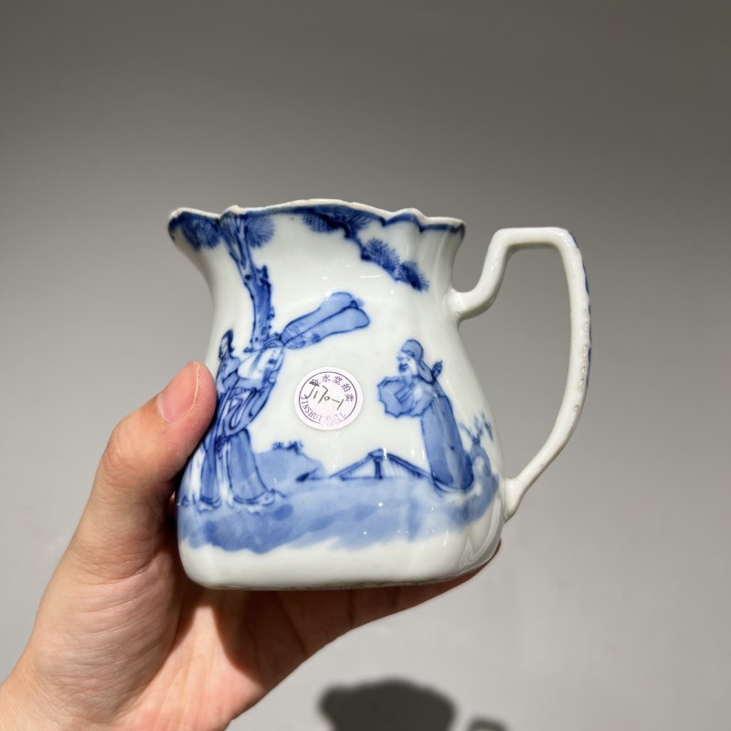清代 青花人物纹公道杯 - 图5