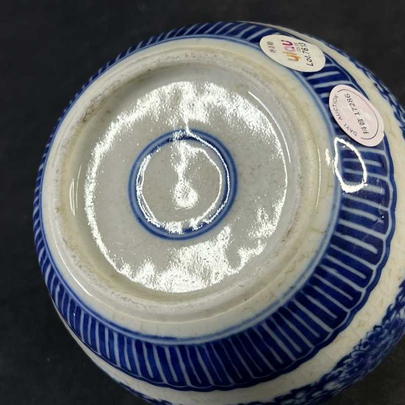 清乾隆 青花花卉纹尊 - 图7