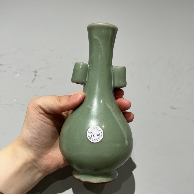 明代 龙泉窑梅子青釉贯耳瓶 - 图10