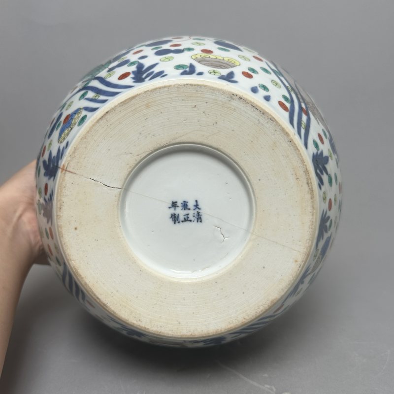 清晚期 青花五彩鱼澡纹卷缸 - 图7