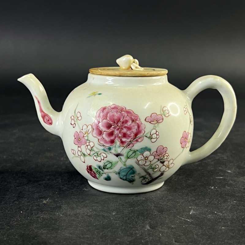 清 粉彩花蝶纹茶壶 - 图3