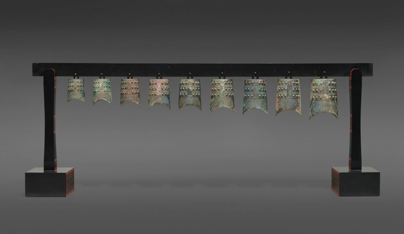 春秋 青銅編鎛一組九件  SPRING AND AUTUMN PERIOD (770-476 BC) - 图2