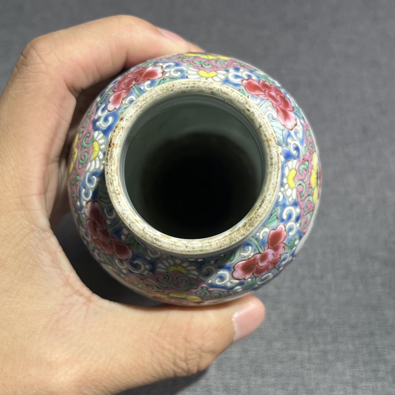 清雍正博古花卉梅瓶一对 - 图8
