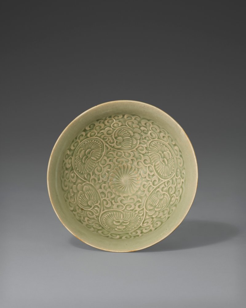 北宋 耀州窯青釉印纏枝花卉紋盌  NORTHERN SONG DYNASTY (AD 960-1127) - 图1