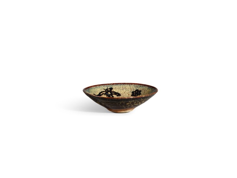 A Jizhou 'papercut' 'phoenix' tenmoku bowl, Southern Song dynasty | 南宋　吉州窰剪紙貼花鳳紋天目茶盞 - 图3
