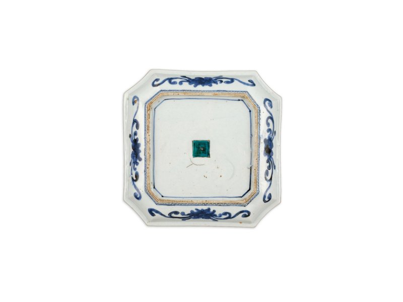 A porcelain dish, Fuku mark, Ko-Kutani type, Hizen, Edo period, circa 1640-50 | 色絵亀甲花鳥文隅切皿　江戸前期　1640～50年代 - 图2