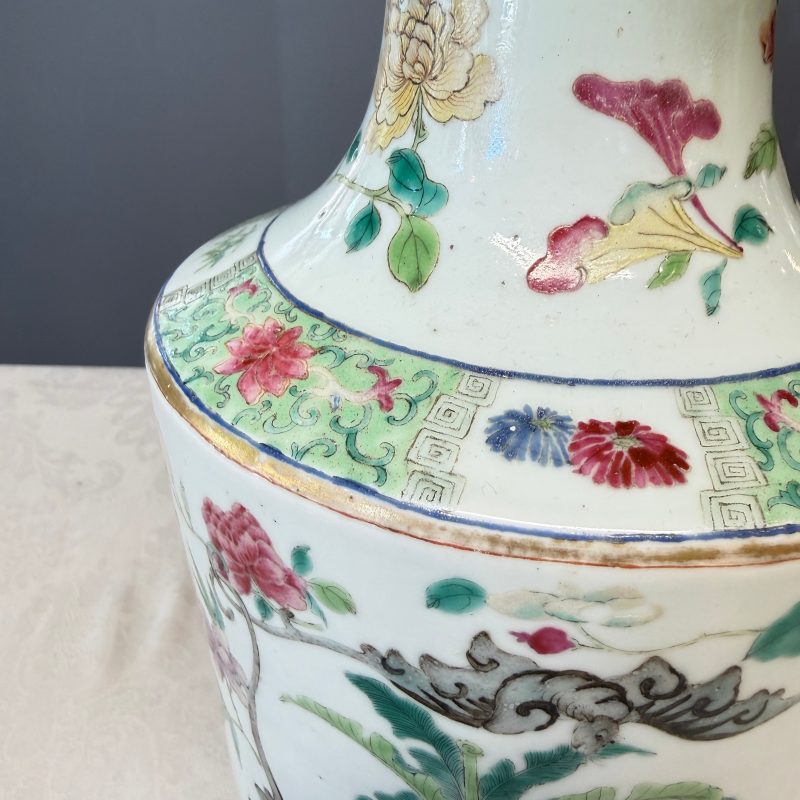 A pair of Chinese famille rose 'Court Lady in a Garden Setting' vases - 图11