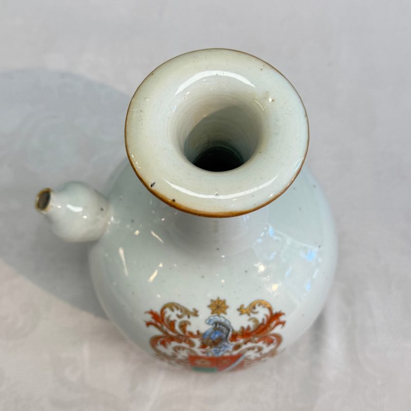 A very rare Chinese famille rose armorial kendi with the arms of De Heere for the Dutch market - 图16