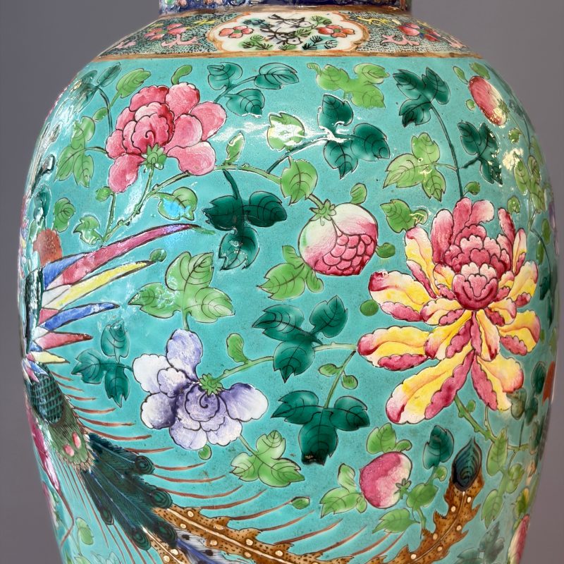 Three Chinese famille rose vases for the Straits or Peranakan market, one mounted as a lamp - 图56