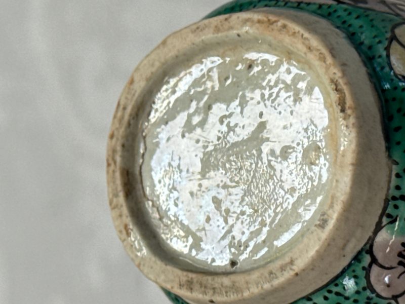 A Chinese famille verte sancai biscuit libation cup and a model of a shoe - 图33