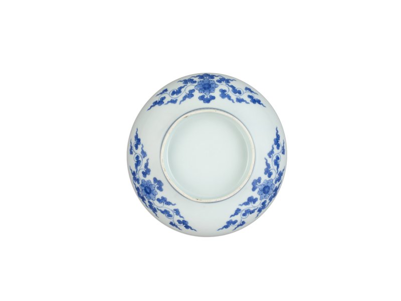 A porcelain dish, Nabeshima ware, Hizen, Edo period, late 17th – early 18th century | 色絵小手毬文皿　肥前　鍋島藩窯　江戸時代中期　17世紀後半～18世紀前半 - 图3