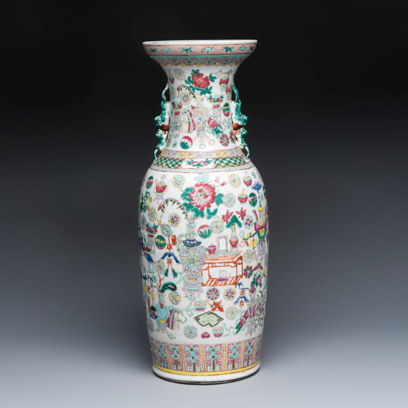 A Chinese famille rose 'Antiquities' vase and a jar - 图10