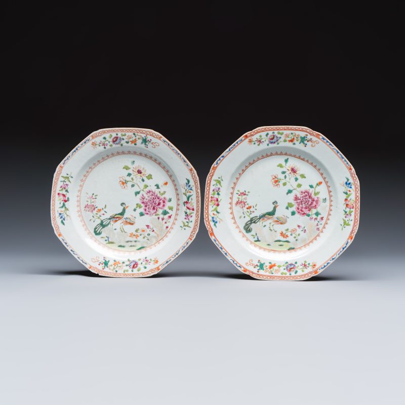 Two pairs of Chinese famille rose plates - 图2