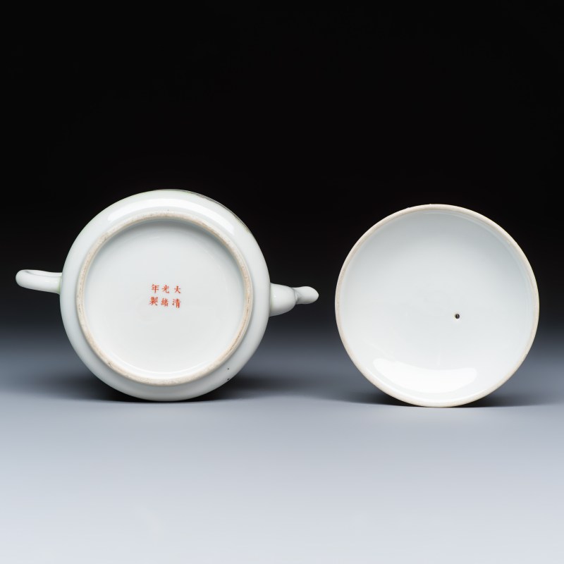 A Chinese famille rose 'Elegant Ladies and Playing Boys' teapot - 图7