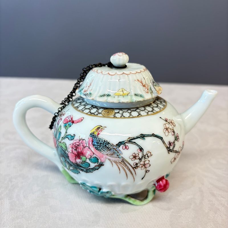 A Chinese famille rose 'Pheasant among Flowering Branches' teapot and cover with relief design - 图10