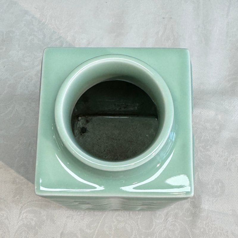 A Chinese celadon-glazed 'Bagua' cong vase - 图14